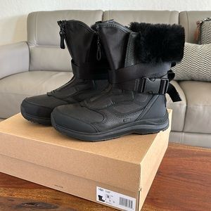 UGG  W/ Tahoe size 8 New!